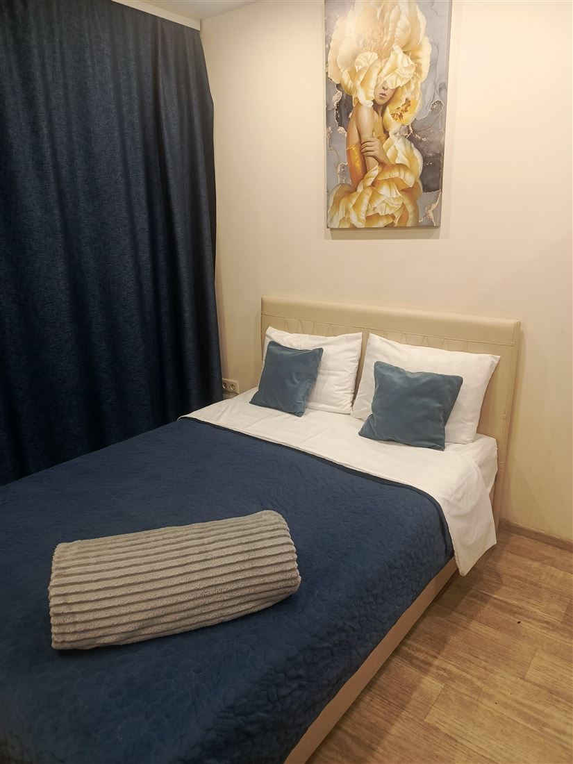 Снять --комнатную квартиру