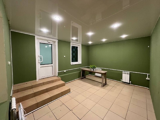 Снять  помещение свободного назначения