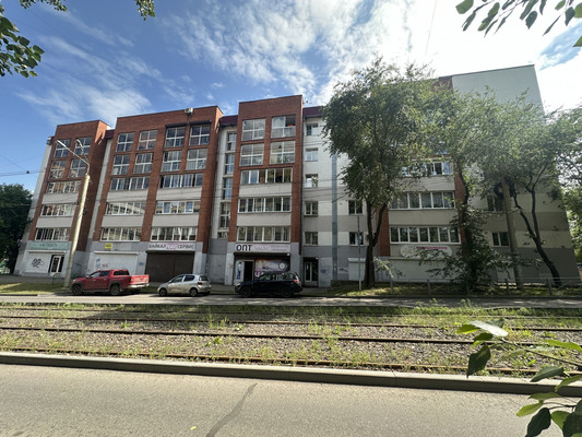 Снять  помещение свободного назначения