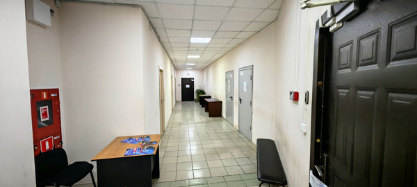 Снять  помещение свободного назначения