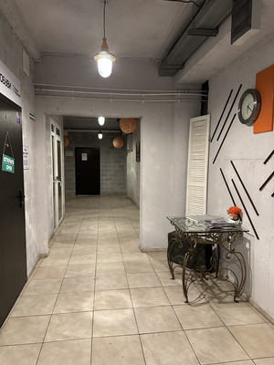 Снять  помещение свободного назначения